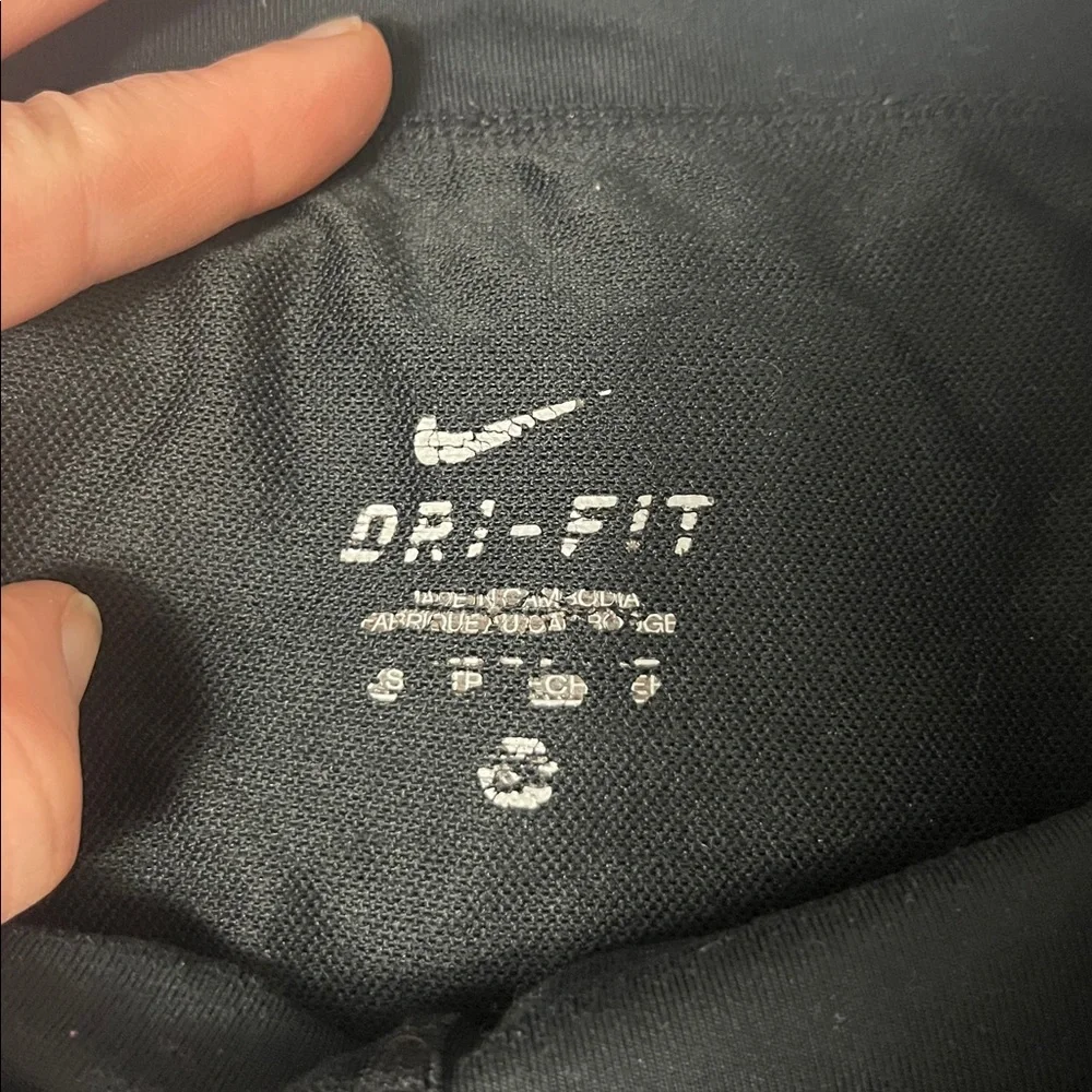 Nike XS Elastic Waist Pull On Black Capri Length Dri Fit Athletic Leggings